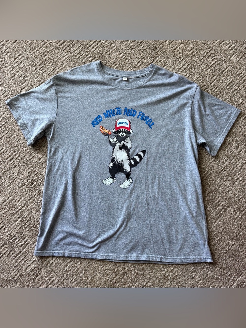 Gray Graphic “Red White & Feral” T-Shirt 2X Raccoon Hotdog Crocs patriotic Tee
